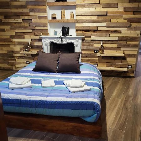 Ca De Sota Apartman Luino Kültér fotó